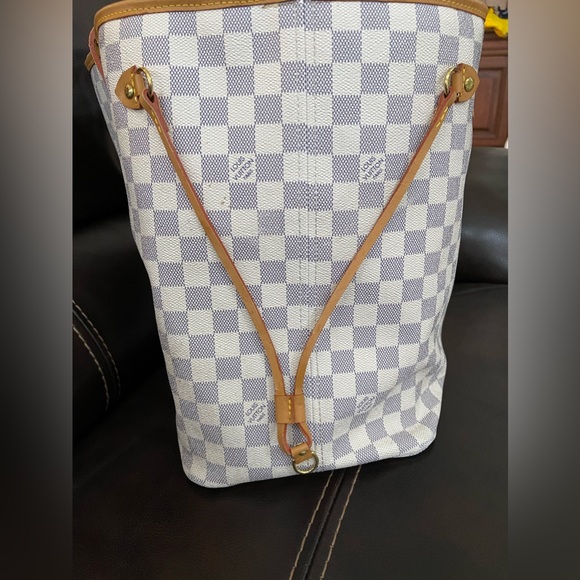 Authentic Louis Vuitton Neverfull GM Tote - Picture 8 of 9